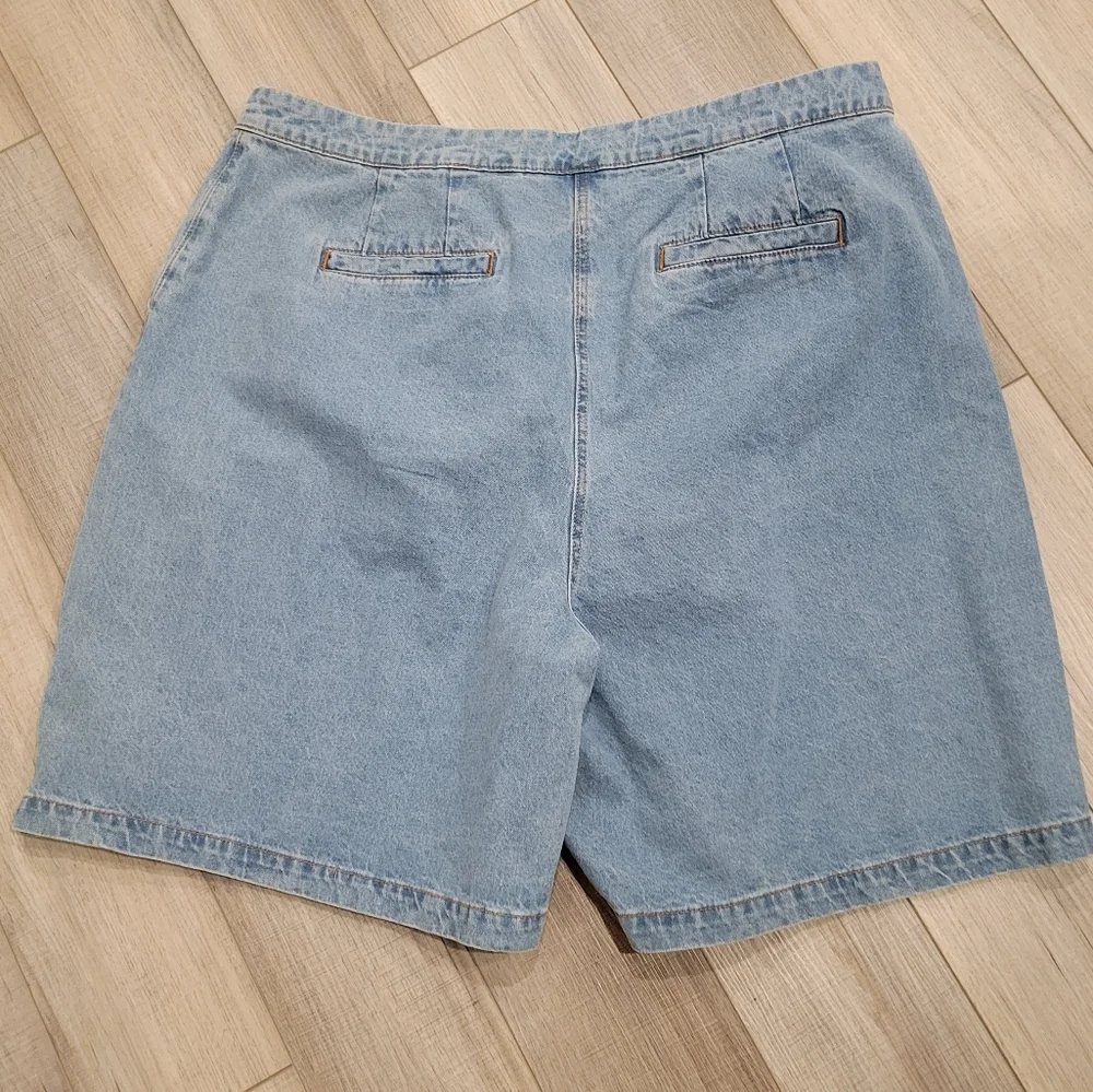 ELOQUII WEEKEND DENIM SHORTS WITH BELT SIZE 20 NWT